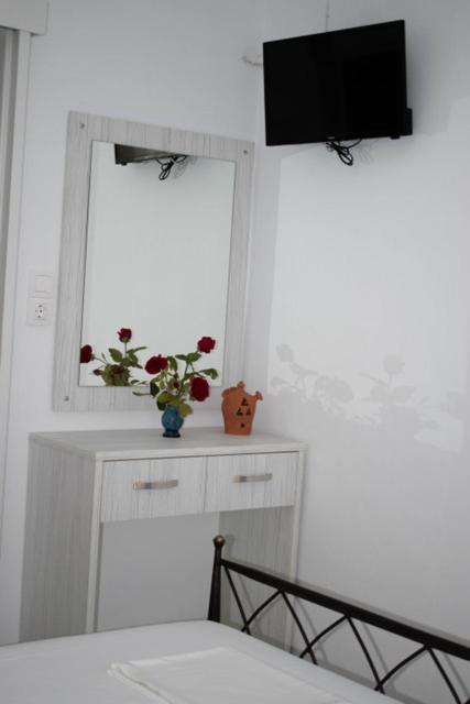 Kouki Maria Rooms Apollonia  Bagian luar foto